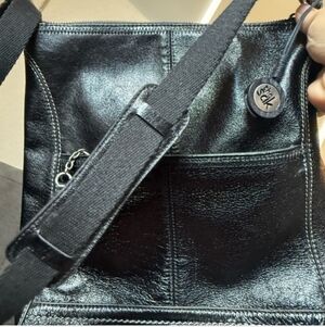 THE SAK-Sleek Black Leather Shoulder Bag